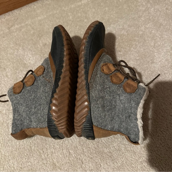 Women's Gray and Brown Boots - Picture 7 of 9